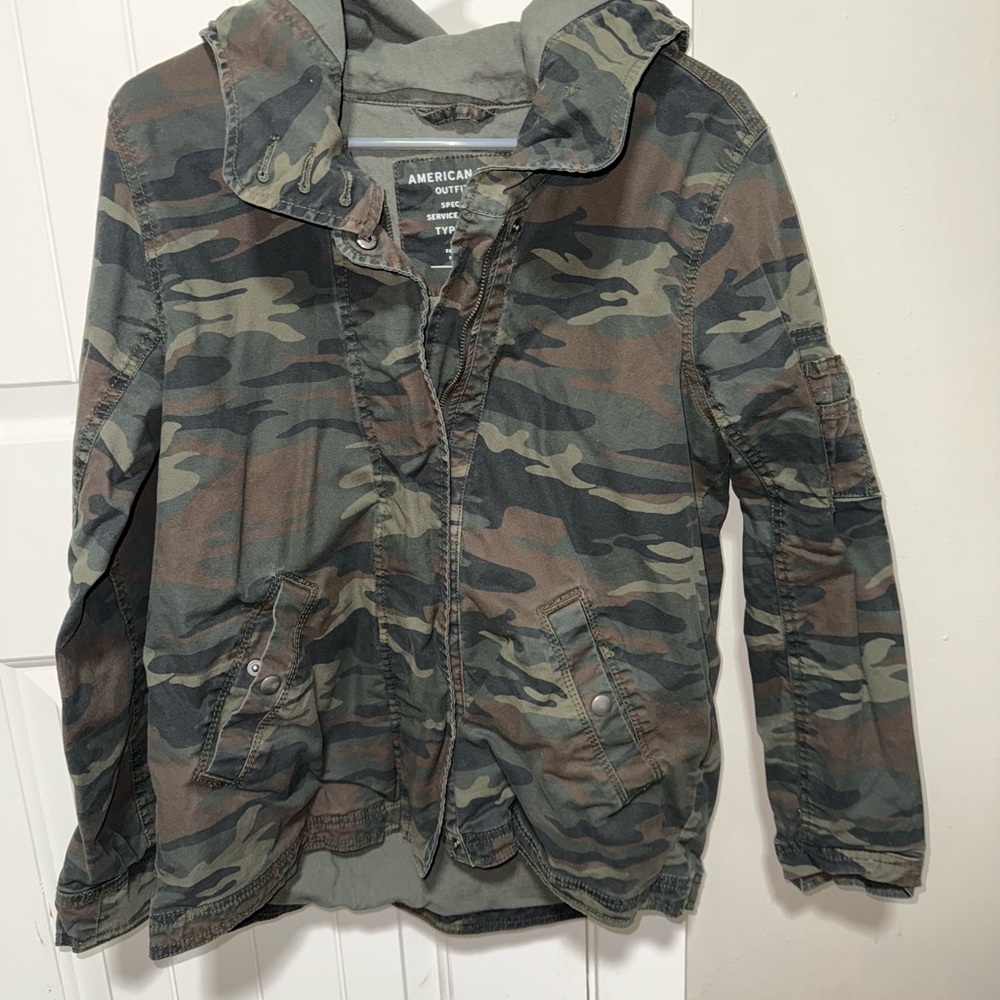 American Eagle Outfitters Camo Jacket‎ Floral LOVE Embroidered
